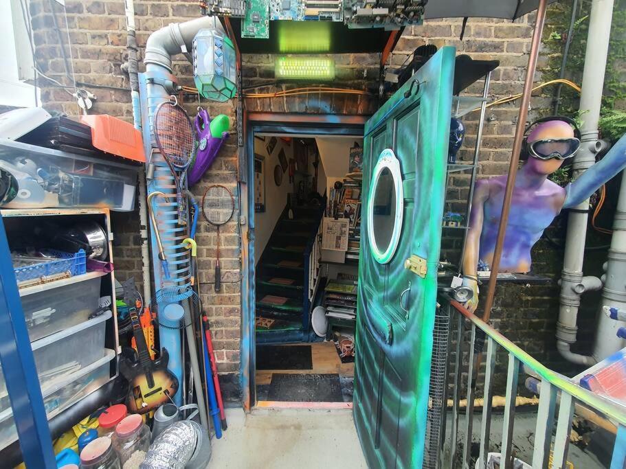 Cyber-art In Camden Londra